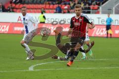 2. Bundesliga - FC Ingolstadt 04 - Erzgebirge Aue - Lukas Hinterseer (16) im Sturm auf das Tor