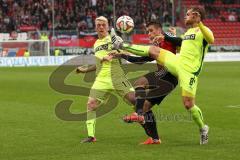 2. Bundesliga - Fußball - FC Ingolstadt 04 - Fortuna Düsseldorf - Stefan Lex (14, FCI) mitte in Bedrängnis Axel Bellinghausen (Fortuna 11) und Heinrich Schmidtgal (Fortuna 8)