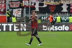 2. BL - FC Ingolstadt 04 - 1. FC Kaiserslautern - Lukas Hinterseer (16) bedankt sich bei den Fans