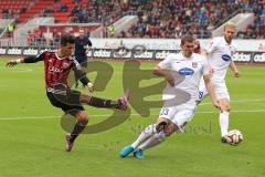 2. Bundesliga - FC Ingolstadt 04 - 1. FC Heidenheim - Alfredo Morales (6) zieht auf das Tor, Kevin Kraus kommt nicht hin