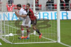 2. Bundesliga - FC Ingolstadt 04 - 1. FC Union Berlin - Mathew Leckie (7) köpft zum 1:2 Tor und will den Ball haben, Michael Parensen hält ihn fest