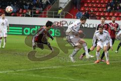 2. BL - FC Ingolstadt 04 - FC St. Pauli - Ecke Kopfball in der Luft Alfredo Morales (6)