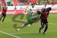 2. Bundesliga - FC Ingolstadt 04 - SV Darmstadt 98 - Torwart Christian Matten kommt vor Roger de Oliveira Bernardo (8) an den Ball und verletzt sich am Rücken