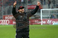 2. Bundesliga - FC Ingolstadt 04 - VfR AAlen - 4:1 - Cheftrainer Ralph Hasenhüttl bedankt sich bei den Fans Sieg Jubel