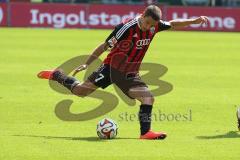 2. Bundesliga -  Saison 2014/2015 - FC Ingolstadt 04 - SpVgg Greuther Fürth - Mathew Leckie (7) zieht ab