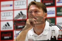 2. Bundesliga -  Saison 2014/2015 - FC Ingolstadt 04 - SpVgg Greuther Fürth - Pressekonferenz Cheftrainer Ralph Hasenhüttl