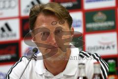 2. Bundesliga -  Saison 2014/2015 - FC Ingolstadt 04 - SpVgg Greuther Fürth - Pressekonferenz Cheftrainer Ralph Hasenhüttl