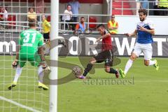 2. Bundesliga - FC Ingolstadt 04 - SV Darmstadt 98 - Torwart Christian Matten kann gerade noch gegen rechts Stefan Lex (14) den Ball abwehren