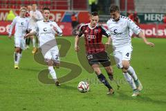 2. BL - FC Ingolstadt 04 - FC St. Pauli - Robert Bauer (23) rechts Philipp Ziereis (StP)