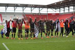 2. Bundesliga - Fußball - FC Ingolstadt 04 - FSV Frankfurt - Team feiert vor den Fans Jubel Sieg