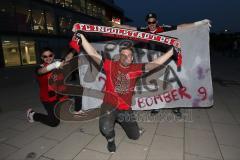 2. Bundesliga - Fußball - FC Ingolstadt 04 - RB Leipzig - Aufstiegsfeier Audi Sportpark VIP Lounge - Fans Schals auf der Piazza