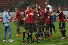 2. Bundesliga - FC Ingolstadt 04 - VfR AAlen - 4:1 - Team kniet vor den fans Jubel Sieg Freude Spass Tanz Humba