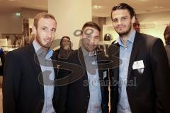 FC Ingolstadt Sponsorentreffen im Westpark bei Modehaus Wöhrl und Restaurant Vapiano  - Moritz Hartmann links - Thomas Pledl mitte - Andre Weiß rechts - Foto: Jürgen Meyer