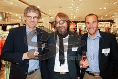 FC Ingolstadt Sponsorentreffen im Westpark bei Modehaus Wöhrl und Restaurant Vapiano  - Michael Henke (Co-Trainer FC Ingolstadt 04) links - Andreas Mayr mitte - Jörg Mikoleit rechts - Foto: Jürgen Meyer