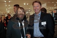 FC Ingolstadt Sponsorentreffen im Westpark bei Modehaus Wöhrl und Restaurant Vapiano - Andreas Mayr links - Ralph Hasenhüttl (Trainer FC Ingolstadt 04) rechts -  Foto: Jürgen Meyer