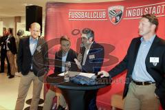 FC Ingolstadt Sponsorentreffen im Westpark bei Modehaus Wöhrl und Restaurant Vapiano  - Thomas Pledl links - Tobias Levels 2. vo links - Italo Mele - Ralph Hasenhüttl (Trainer FC Ingolstadt 04) rechts - Foto: Jürgen Meyer