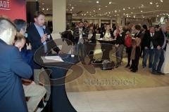 FC Ingolstadt Sponsorentreffen im Westpark bei Modehaus Wöhrl und Restaurant Vapiano  - Ralph Hasenhüttl (Trainer FC Ingolstadt 04) - Foto: Jürgen Meyer