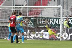 2. Bundesliga - Testspiel - FC Ingolstadt 04 - 1. FC Köln - Pascal Groß (10) trifft zum 1:0 gegen Torwart Timo Horn, Tor Jubel
