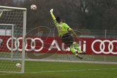 2. Bundesliga - Saison 2014/2015 - Testspiel - FC Ingolstadt 04 - SV Grödig - Torwart Andre Weis (33) hält Elfmeter und mehr