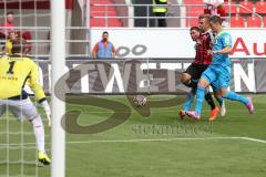 2. Bundesliga - Testspiel - FC Ingolstadt 04 - 1. FC Köln - Lukas Hinterseer (16) wird von den Verteidigern gestoppt