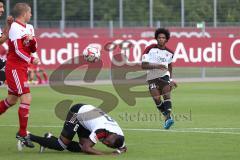 2. Bundesliga - Testspiel - FC Ingolstadt 04 - SpVgg Unterhaching - 2:1 - Freistoß von Caiuby Francisco da Silva (31), Roger de Oliveira Bernardo (8) geht in Deckung