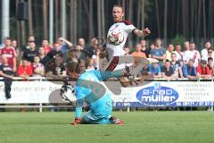 2. Bundesliga - Testspiel - FC Ingolstadt 04 - 1. FC Nürnberg 2:1 - Alleingang auf das Tor, Moritz Hartmann (9)  scheitert an Torwart Patrick Rakovsky und schießt vorbei