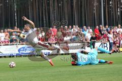 2. Bundesliga - Testspiel - FC Ingolstadt 04 - 1. FC Nürnberg 2:1 - Mathew Leckie (7) wird vom Torwart Patrick Rakovsky in den ersten Minuten gefoult, Elfmeter