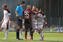 2. Bundesliga - Testspiel - FC Ingolstadt 04 - 1. FC Nürnberg 2:1 - Streit links Javier Pinola (FCN) und links Alfredo Morales (6), mitte Mathew Leckie (7) schlichtet