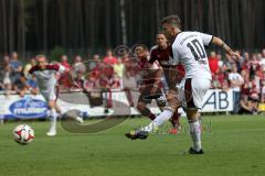 2. Bundesliga - Testspiel - FC Ingolstadt 04 - 1. FC Nürnberg 2:1 - Mathew Leckie (7) wird vom Torwart Patrick Rakovsky in den ersten Minuten gefoult, Elfmeter und Pascal Groß (10) verschießt