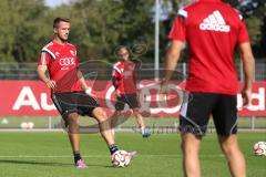 2. Bundesliga -  Saison 2014/2015 - FC Ingolstadt 04 - Neuzugang Tomas Pekhart (11) im Training, Zusammenspiel mit Mathew Leckie (7)