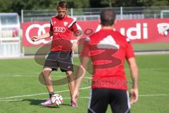 2. Bundesliga -  Saison 2014/2015 - FC Ingolstadt 04 - Neuzugang Tomas Pekhart (11) im Training, Zusammenspiel mit Mathew Leckie (7)