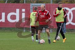 2. Bundesliga - FC Ingolstadt 04 - Saison 2014/2015 - Training - Mitte Testspieler Tobias Levels (Ex-Düsseldorfer) im Training, rechts Lukas Hinterseer (16)