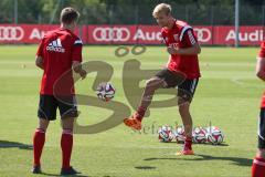 2. Bundesliga - FC Ingolstadt 04 - Saison 2014/2015 - Auftakttraining - Neuzugänge, links Steffen Jainta und rechts Michael Zant