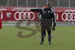 2. Bundesliga - FC Ingolstadt 04 - Saison 2014/2015 - Trainingsauftakt nach der Winterpause - Cheftrainer Ralph Hasenhüttl Anweisungen