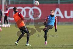 2. Bundesliga - Fußball - FC Ingolstadt 04 - Training - links Tomas Pekhart (11, FCI) und rechts Steffen Jainta 24, (FCI)