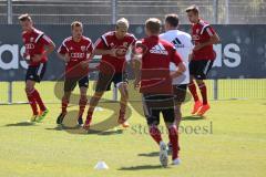 2. Bundesliga - FC Ingolstadt 04 - Saison 2014/2015 - Auftakttraining - Training hinten Neuzugänge, links Robert Bauer, Steffen Jainta und Michael Zant