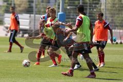 2. Bundesliga - FC Ingolstadt 04 - Saison 2014/2015 - Auftakttraining - Spielszene Moritz Hartmann (9) mit Neuzugängen Lukas Hinterseer (16) und Steffen Jainta