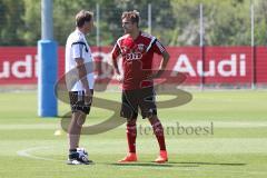 2. Bundesliga - FC Ingolstadt 04 - Saison 2014/2015 - Auftakttraining - Gespräch mit Neuzugang Cheftrainer Ralph Hasenhüttl mit Lukas Hinterseer (16)