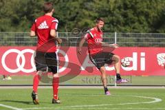 2. Bundesliga -  Saison 2014/2015 - FC Ingolstadt 04 - Neuzugang Tomas Pekhart (11) im Training, Zusammenspiel mit Pascal Groß (10)