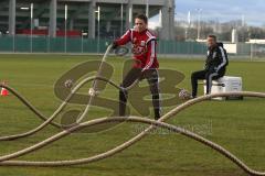 FC Ingolstadt 04 - Neuzugang Thomas Pledl beim Zirkeltraining  -  Foto: Jürgen Meyer