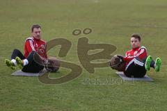 FC Ingolstadt 04 - Neuzugang Thomas Pledl  rechts beim Zirkeltraining  -  Foto: Jürgen Meyer