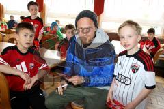 AUDI Schanzer Fussballschule TSV Kösching - Tobias Levels zu Besuch bei der Schanzer Fussballschule beim TSV Kösching  - Foto: Jürgen Meyer