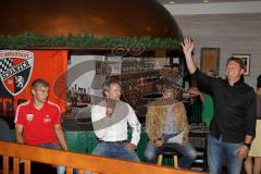 FC Ingolstadt 04 Fan-Treffen - Stefan Wannenwetsch links und Thomas Linke,Italo Mele und Trainer Ralph Hasenhüttl rechts - Foto: Jürgen Meyer