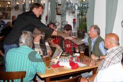 FC Ingolstadt 04 Fan-Treffen - Trainer Ralph Hasenhüttl beim begrüßen der Gäste - Foto: Jürgen Meyer