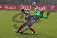 Frauen Fußball - FC Ingolstadt 04 - Eintracht Frankfurt - Nicola Stadler (1) rechts im Kampf um den Ball