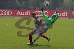 Frauen Fußball - FC Ingolstadt 04 - Eintracht Frankfurt - Nicola Stadler (1) rechts im Kampf um den Ball