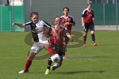 Frauen Fußball - FC Ingolstadt 04 - Eintracht Frankfurt - rechts Zweikampf Vanessa Haim (13)