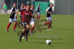 Frauen Fußball - FC Ingolstadt 04 - Eintracht Frankfurt - links im Vorwärtsgang auf das Tor Renate Pieldner (7)