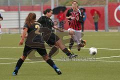 Frauen Fussball - Testspiel - FC Ingolstadt 04 - FC Moosburg - rechts Simone Wagner (5) im Zweikampf