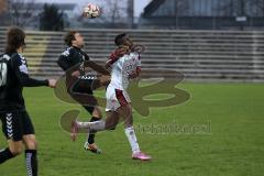 Regionalliga Bayern - FC Ingolstadt 04 II - SV Seligenporten - kommt zu spät, rechts Aloy Ihenacho (11)